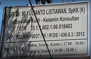 plang nama dokter kulit M.YUlianto Listiawan, SpKK K